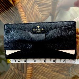 Kate Spade ♠️ wallet with bow leather